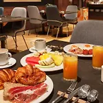 Отель Catalonia Plaza Mayor 4*