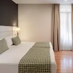 Отель Catalonia Plaza Mayor