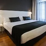 Отель Catalonia Plaza Mayor Саламанка