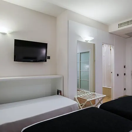 Catalonia Plaza Mayor Hotel 4*