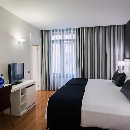 Hotel Catalonia Plaza Mayor 4*