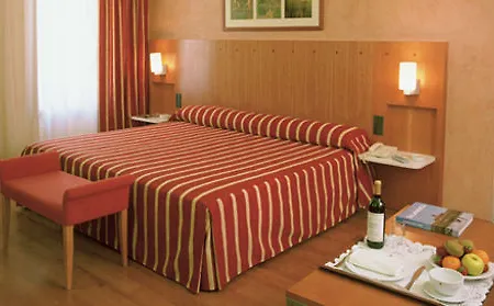 מלון Catalonia Plaza Mayor