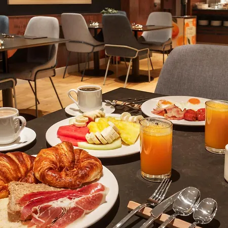 Hotel Catalonia Plaza Mayor 4*