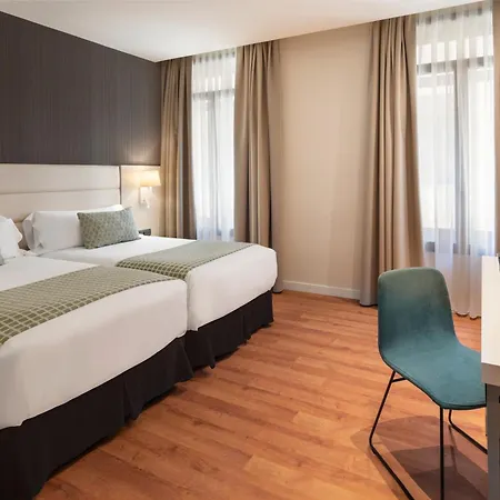Hotel Catalonia Plaza Mayor 4*