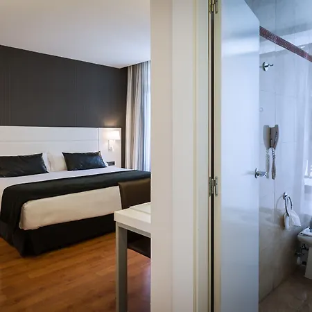 Catalonia Plaza Mayor Hotel 4*