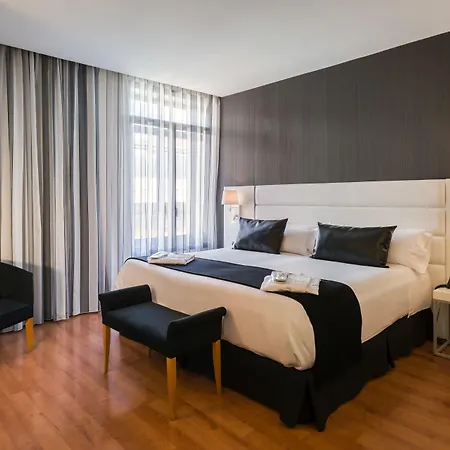 Catalonia Plaza Mayor Hotel 4*