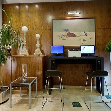Szálloda Catalonia Plaza Mayor 4*