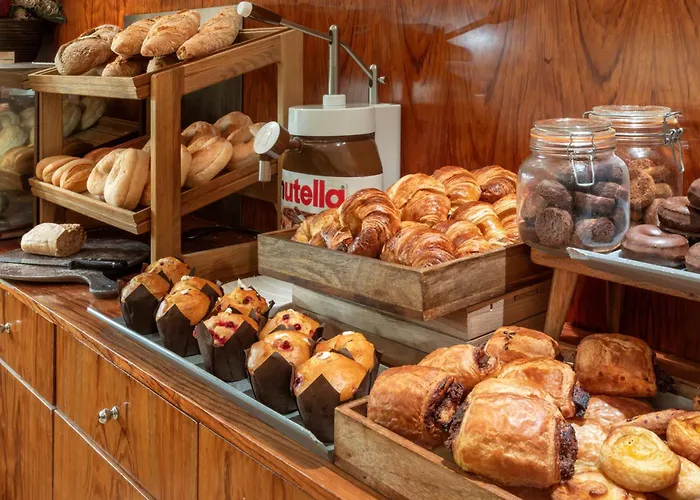 מלון Catalonia Plaza Mayor 4*