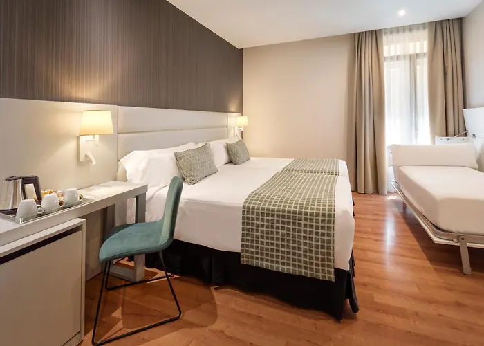 Catalonia Plaza Mayor Hotell