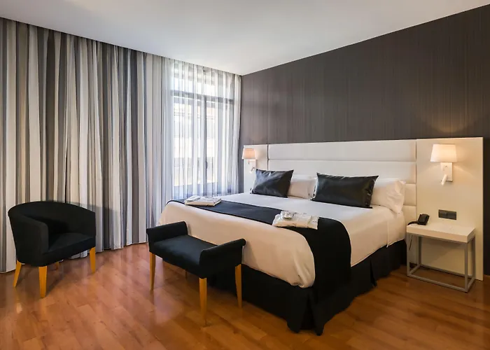 Catalonia Plaza Mayor מלון 4*
