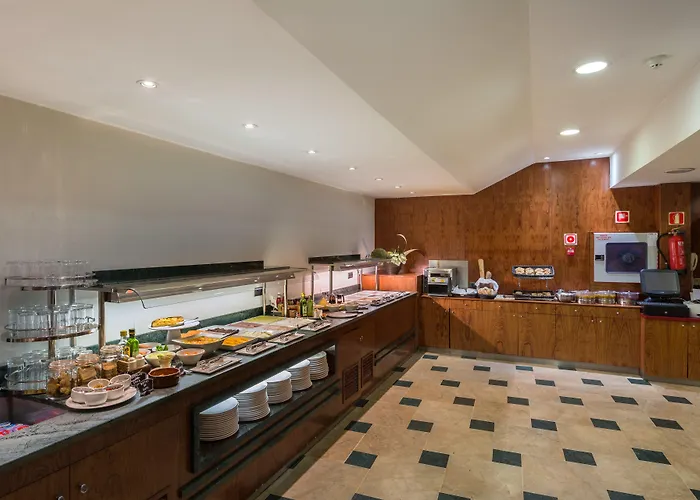 מלון Catalonia Plaza Mayor 4*